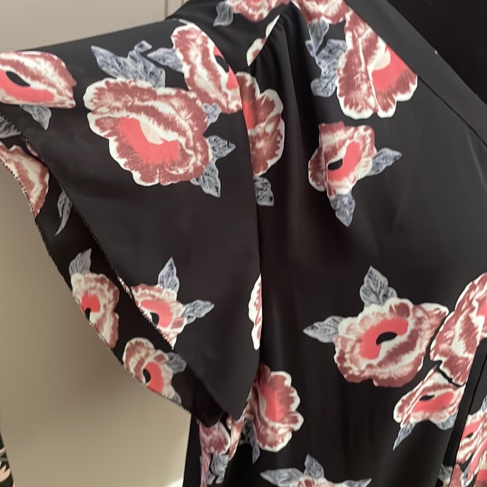 Philosophy floral polyester top - Picture 2 of 5